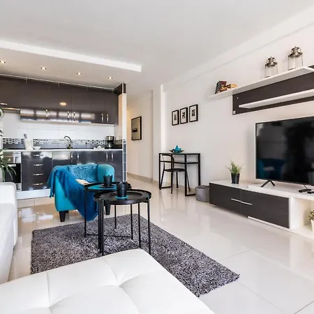 In Vina Del Mar - Playa De Americas * Playa de las Américas